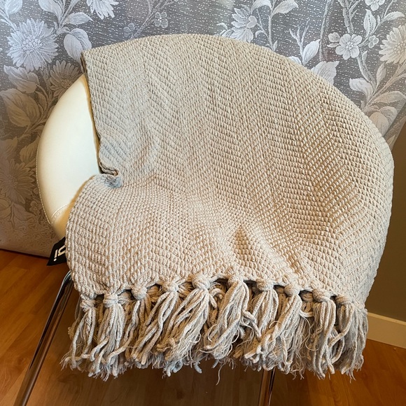 Oui Chenille Throw Blanket - Picture 2 of 3